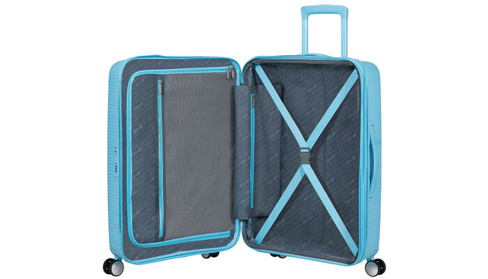 Interior organisation with extra zipped apron pocket 