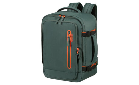 Opfylder Ryanairs og Wizz Airs størrelseskrav for gratis håndbagage om bord.