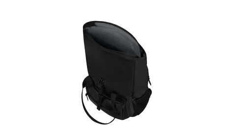 Large main compartment