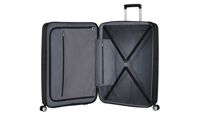 Interior organisation with extra zipped apron pocket 