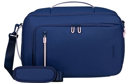 Opfylder Ryanairs størrelseskrav for gratis håndbagage om bord.