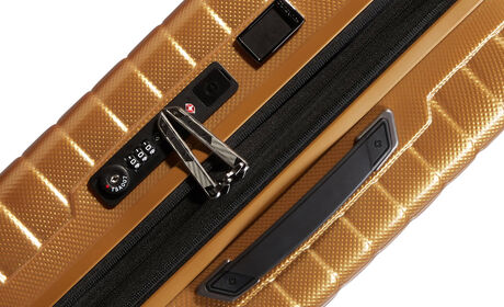 Practical interior with expandability