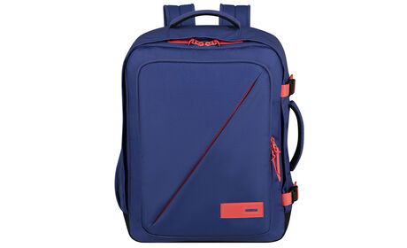 Opfylder Ryanairs og Wizz Airs størrelseskrav for gratis håndbagage om bord.