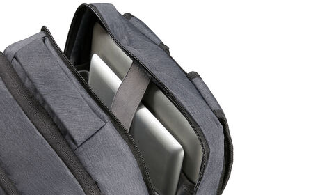 Laptop compartment 15.6"