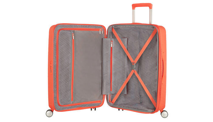 Interior organisation with extra zipped apron pocket 