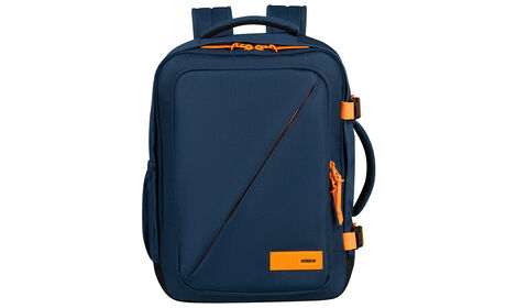 Opfylder Ryanairs og Wizz Airs størrelseskrav for gratis håndbagage om bord.