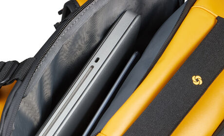 Separat lomme til laptop & tablet