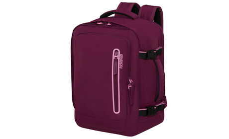 Opfylder Ryanairs og Wizz Airs størrelseskrav for gratis håndbagage om bord.