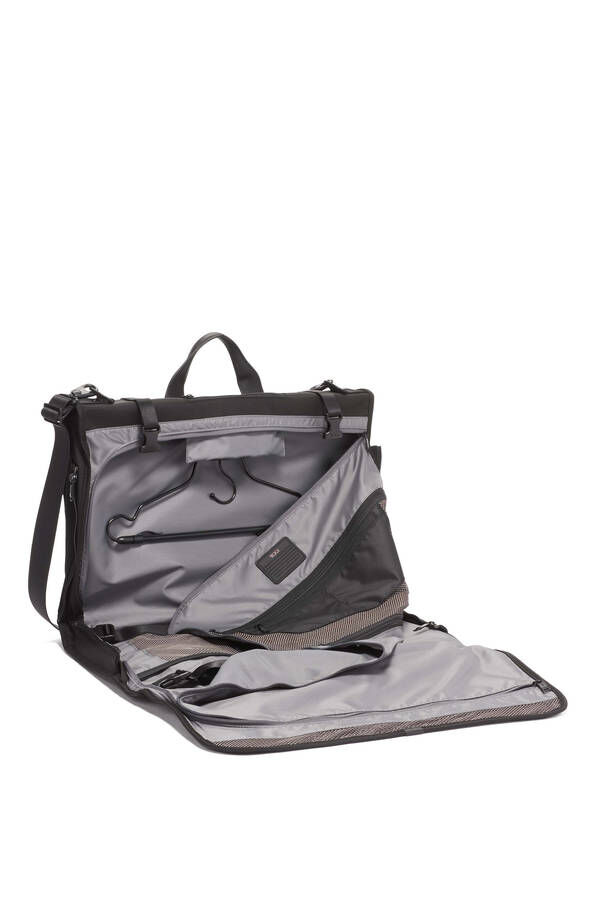 TUMI Alpha 2 GARMENT TRI-FOLD C/O  Black