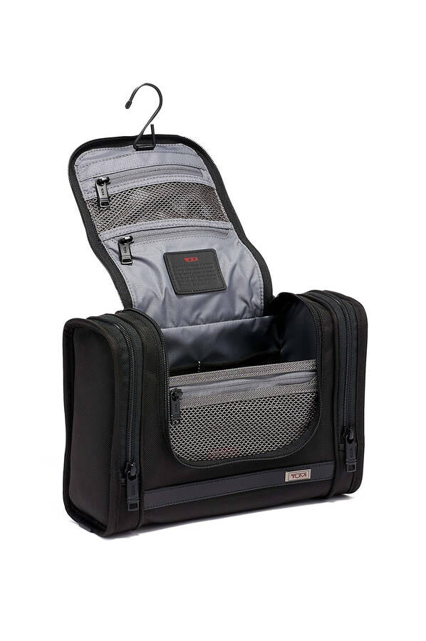 TUMI Alpha 2 HANGING TRAVEL KIT  Black