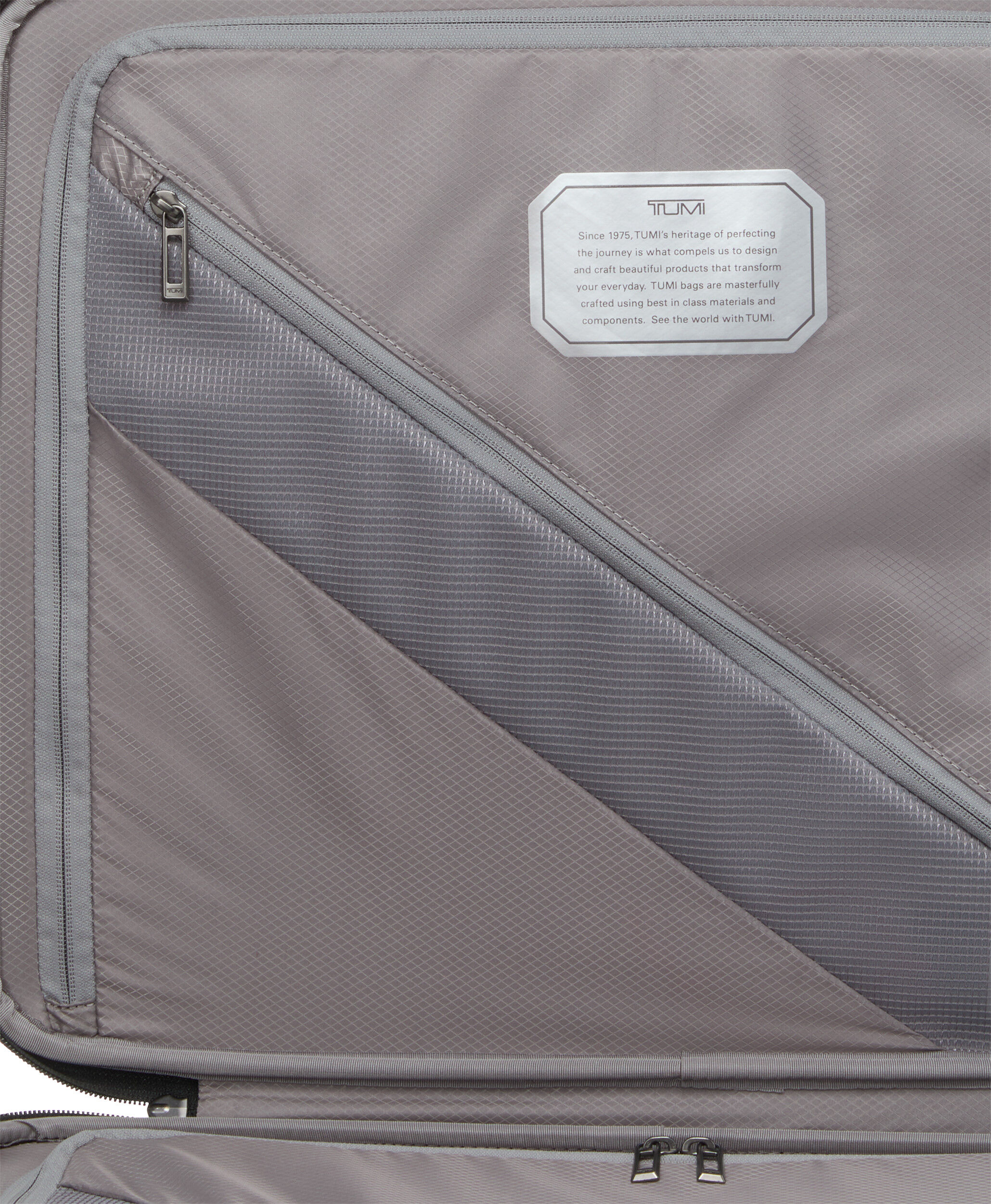 19 Degree Lite Kuffert med 4 hjul 55 cm - Cont.