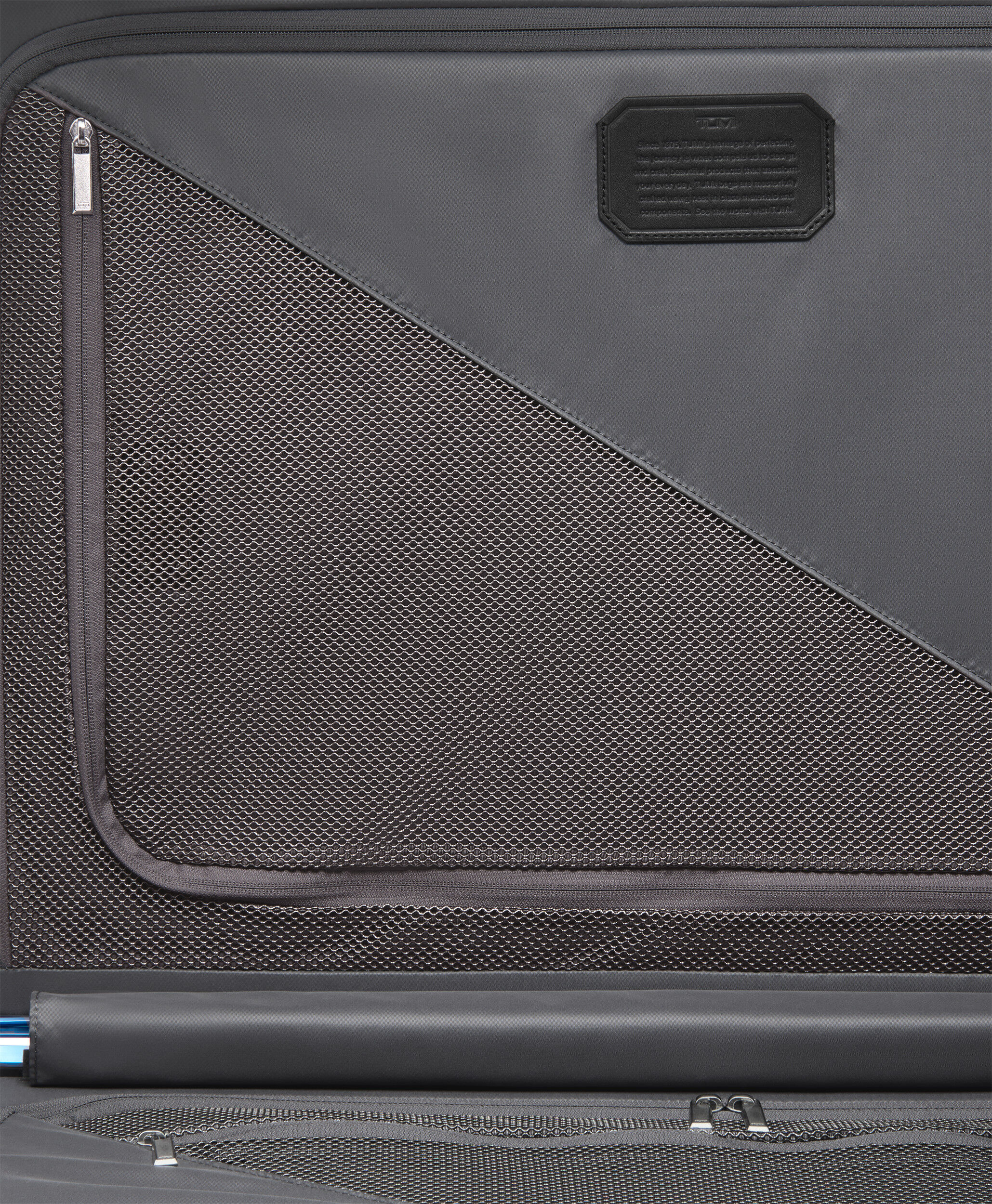 19 Degree Aluminium Indchecket bagage 77.5 cm