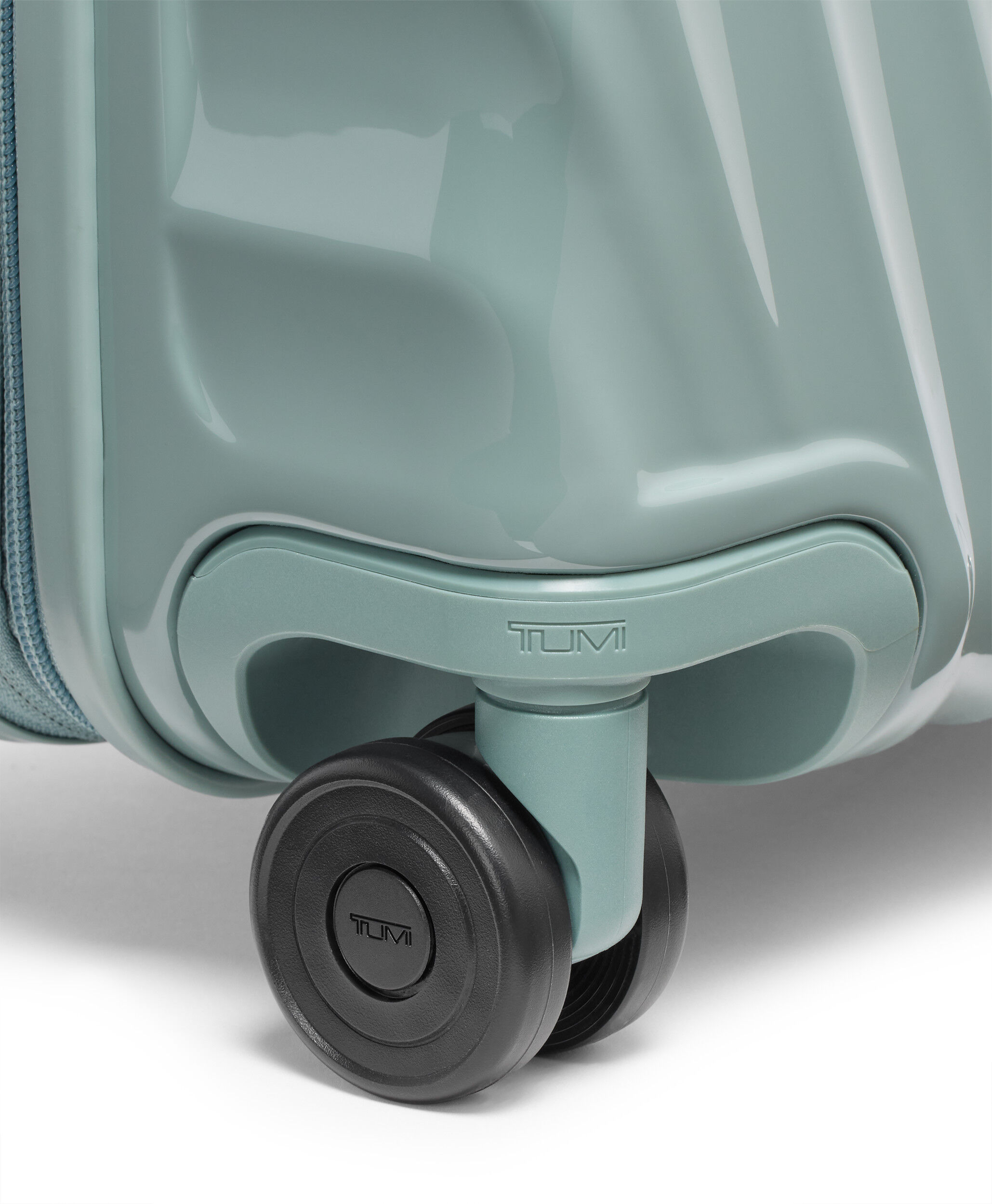 19 Degree Ekspanderbar kuffert med 4 hjul 55 cm - Int.